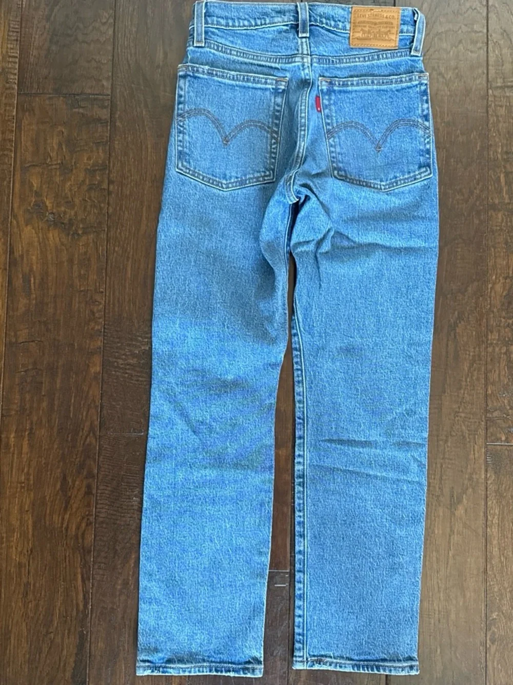 Levi's Womans Medium Blue Wedgie Staight Leg Jeans with Leather Patch